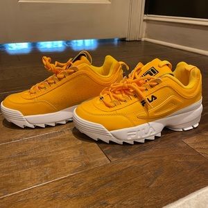 Yellow filas
